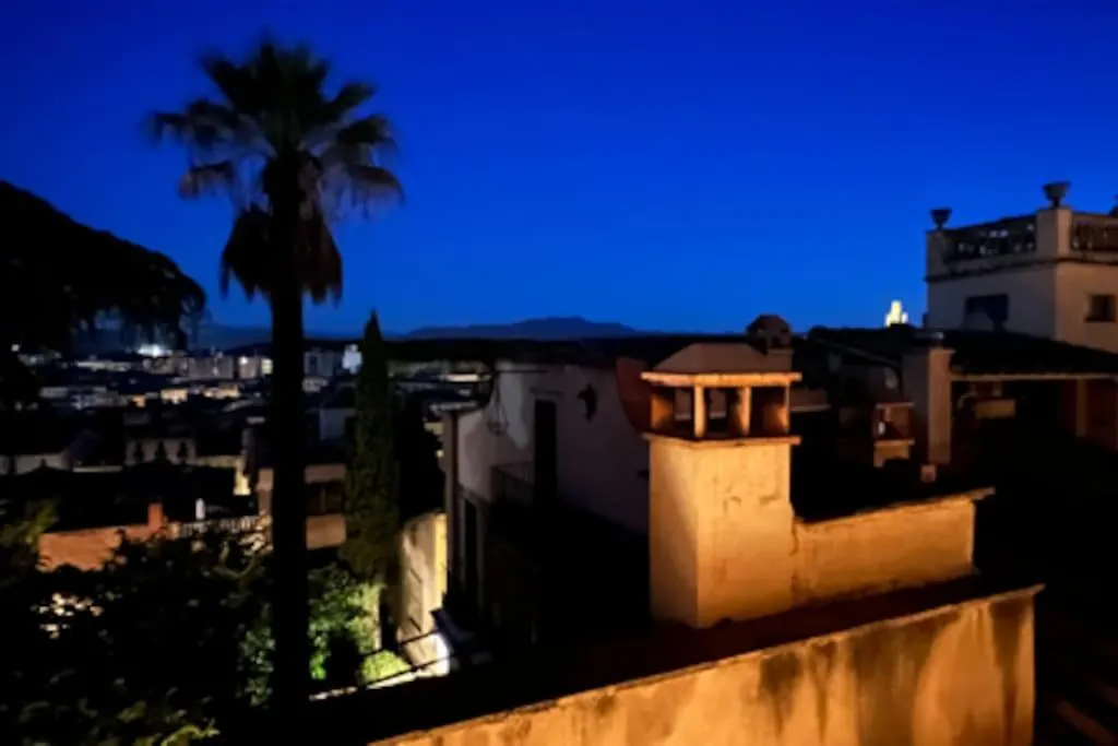 Gardens Of Roman Wall Host Onyarapartments Girona Apartmán