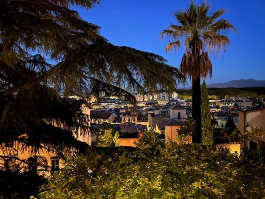 Gardens Of Roman Wall Host Onyarapartments Girona Španělsko