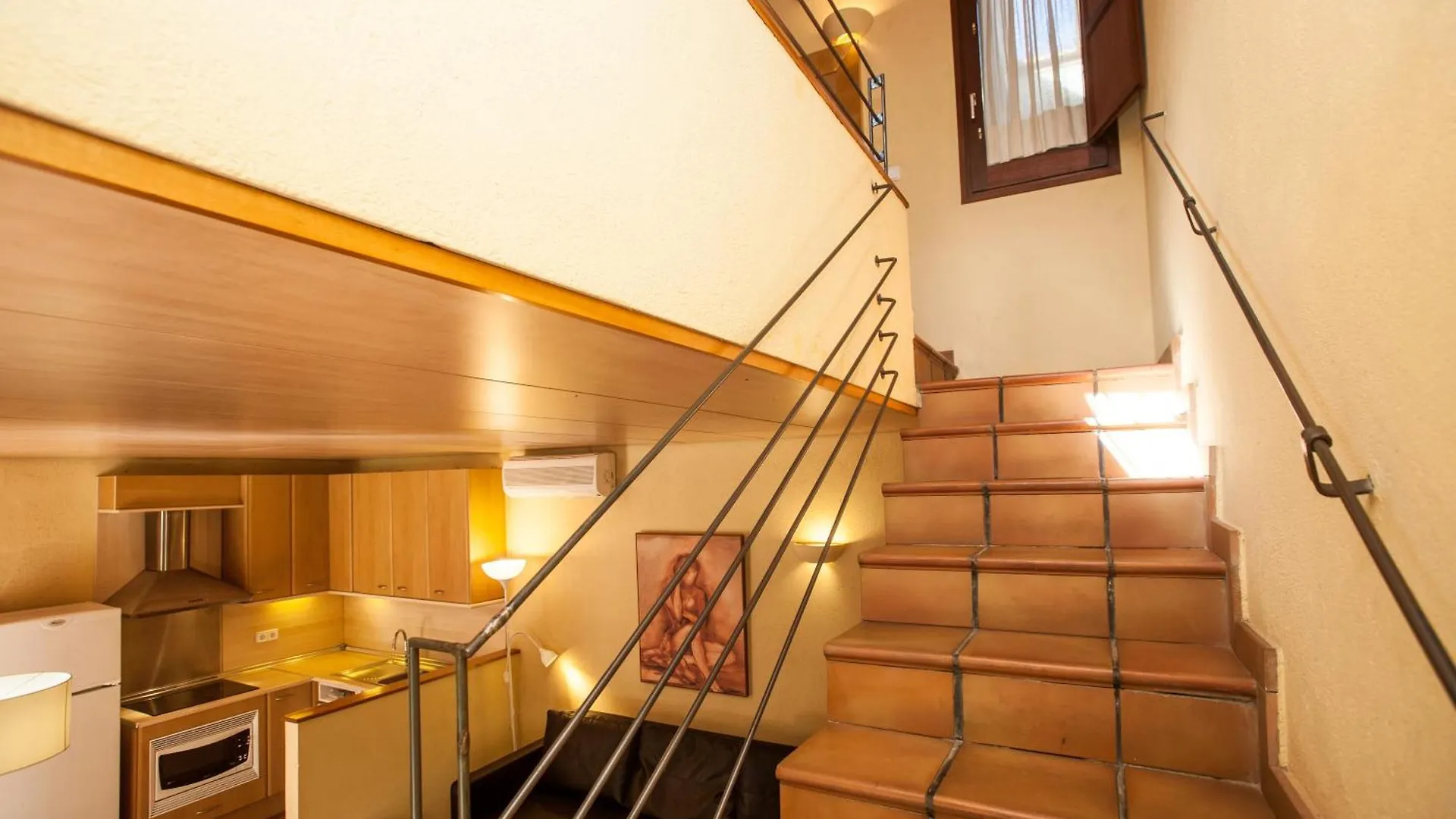 Gardens Of Roman Wall Host Onyarapartments location